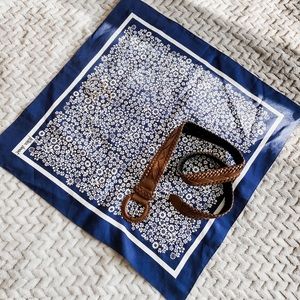 🕊 Vintage Square Blue Floral Scarf